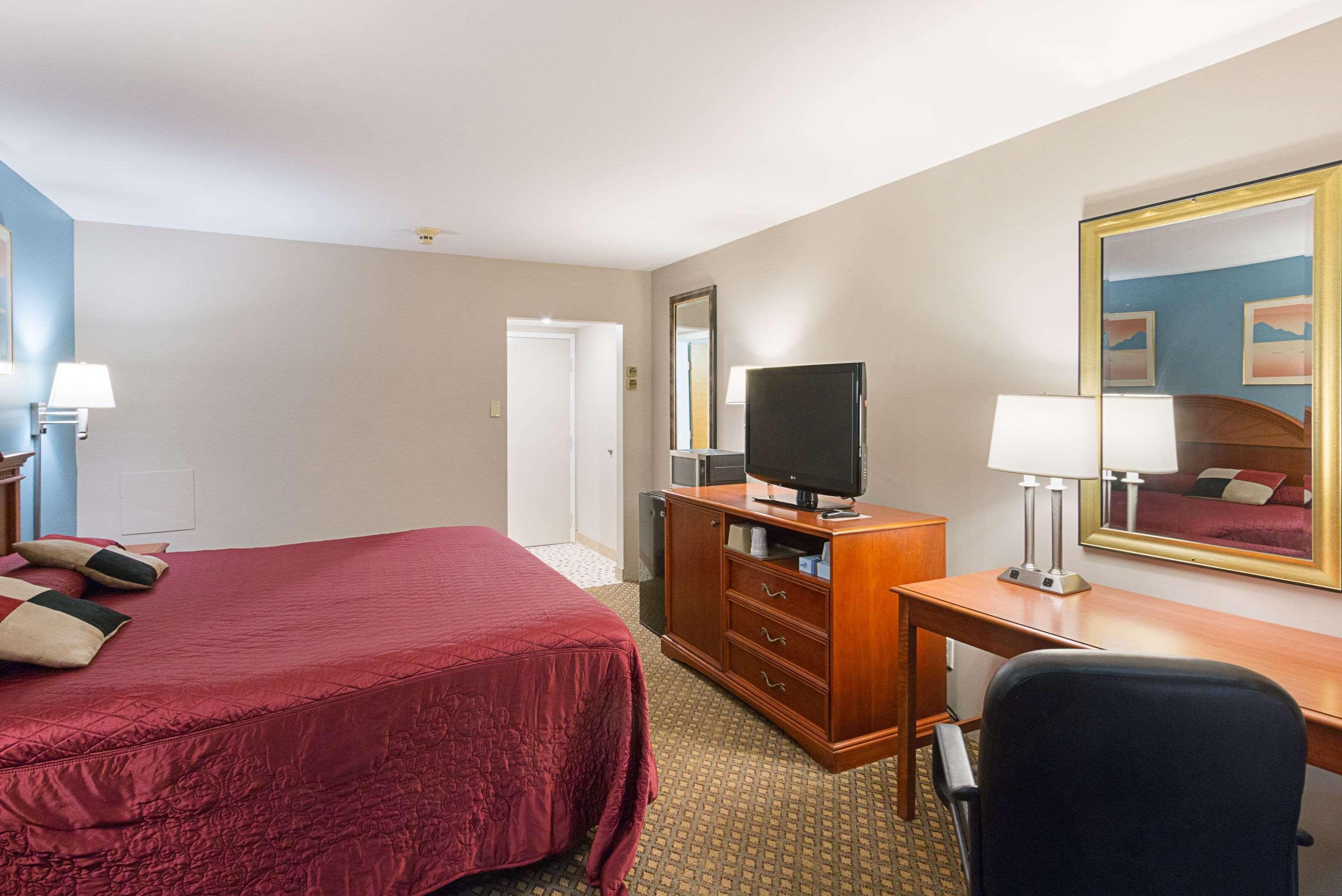 Rodeway Inn Milford - I-84 Екстер'єр фото
