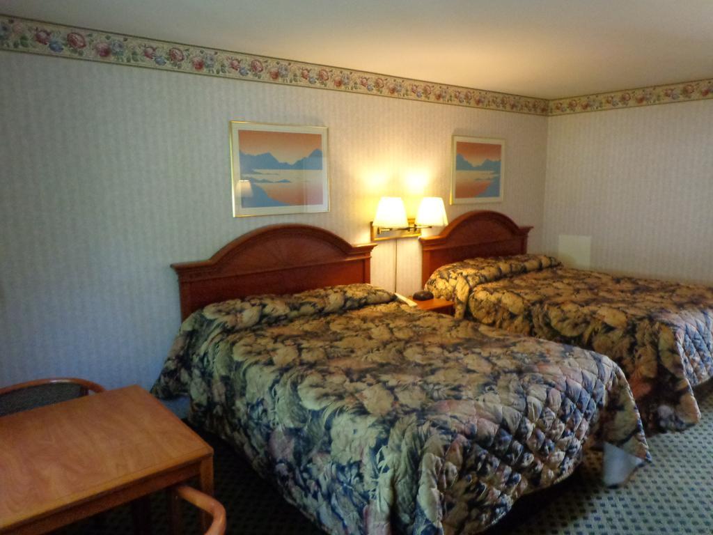 Rodeway Inn Milford - I-84 Екстер'єр фото